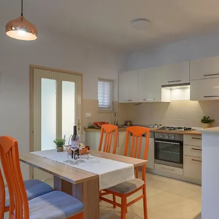 Perusko Apartment *