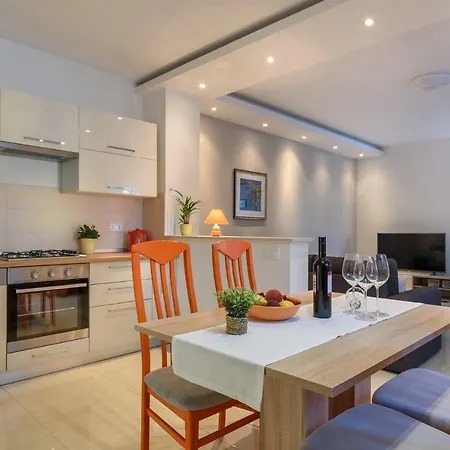 Perusko Apartman Póla