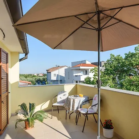 Perusko Apartman Póla
